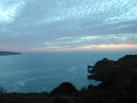 lumière bleutée sur le port du Vorlen et la pointe du Raz 